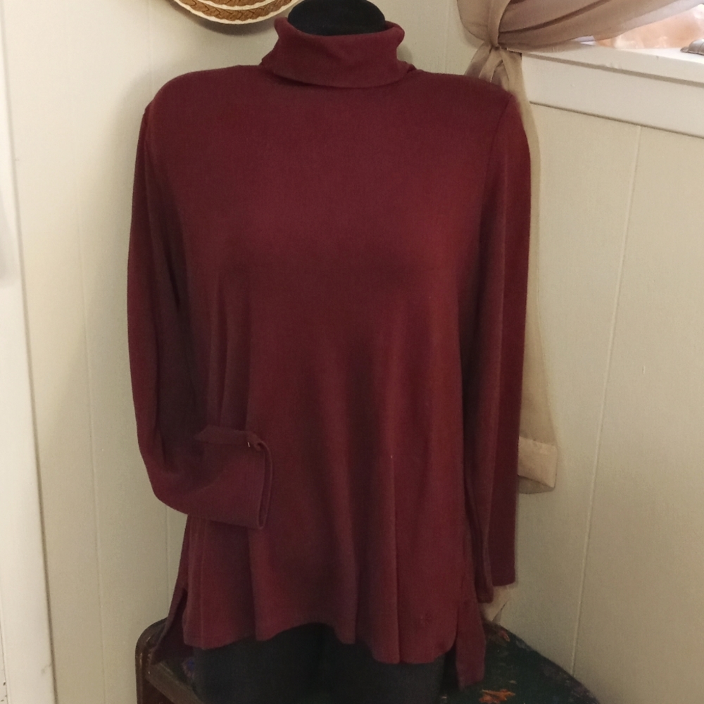 Ladies turtle neck.